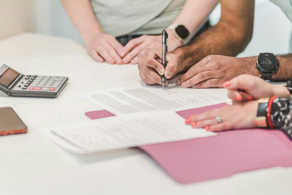Signing loan-e6906cfdd6d040fdbb6fa72b0b6a3ad6.jpg Signing loan